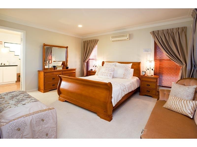 20 Holborn Crescent, Carindale QLD 4152