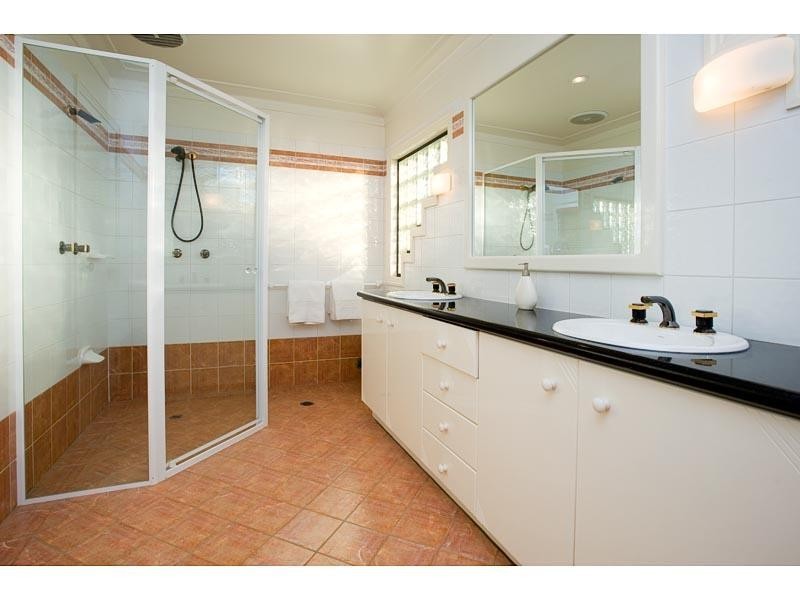 20 Holborn Crescent, Carindale QLD 4152