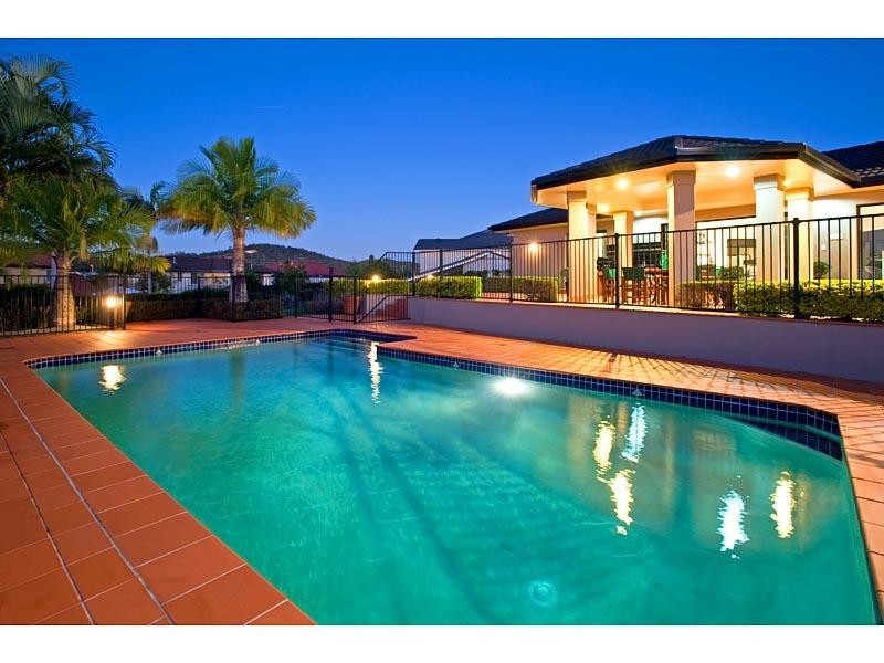 20 Holborn Crescent, Carindale QLD 4152