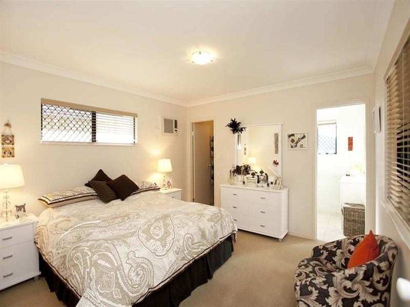 32 Wanda Road, Upper Mount Gravatt QLD 4122