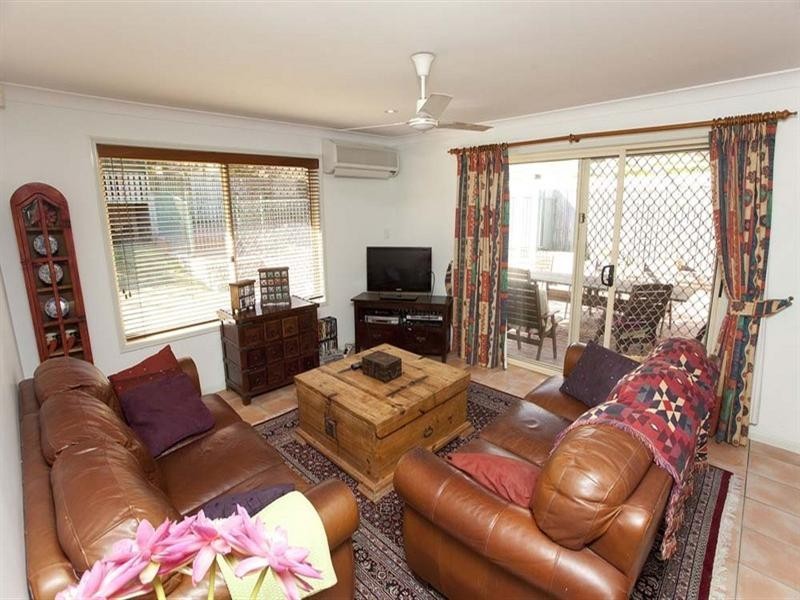 22 Pleasant Place, Wishart QLD 4122