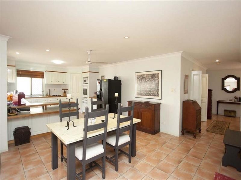 22 Pleasant Place, Wishart QLD 4122