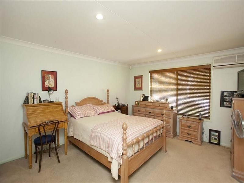 22 Pleasant Place, Wishart QLD 4122