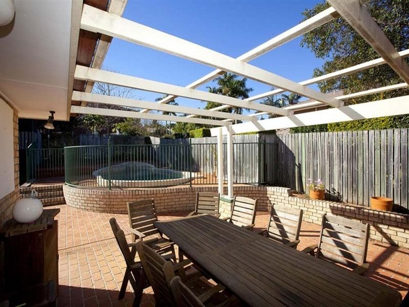 22 Pleasant Place, Wishart QLD 4122