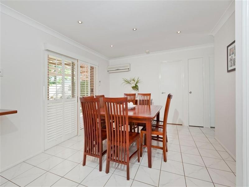 24 Nardie Street, Eight Mile Plains QLD 4113