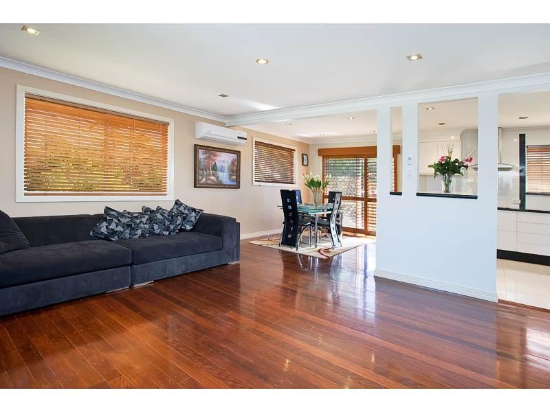 10 Tapscott Street, Wishart QLD 4122