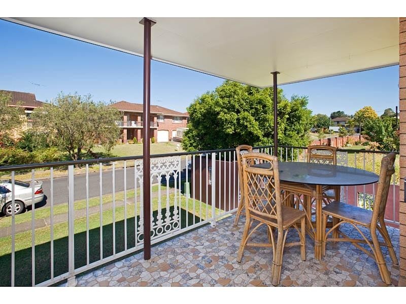 10 Tapscott Street, Wishart QLD 4122