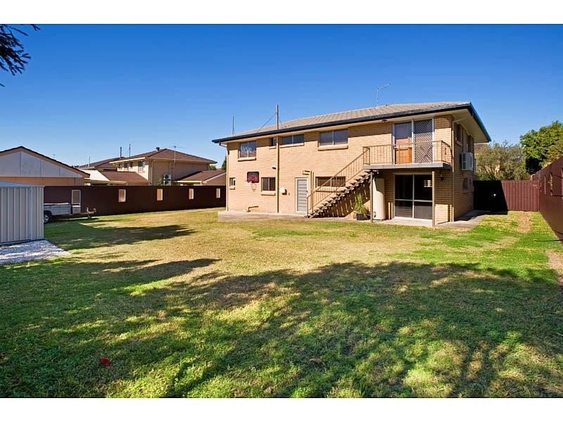 10 Tapscott Street, Wishart QLD 4122