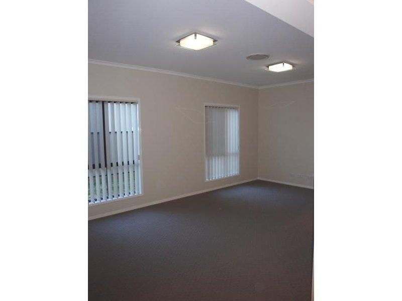 4 Leonardo Place, Eight Mile Plains QLD 4113