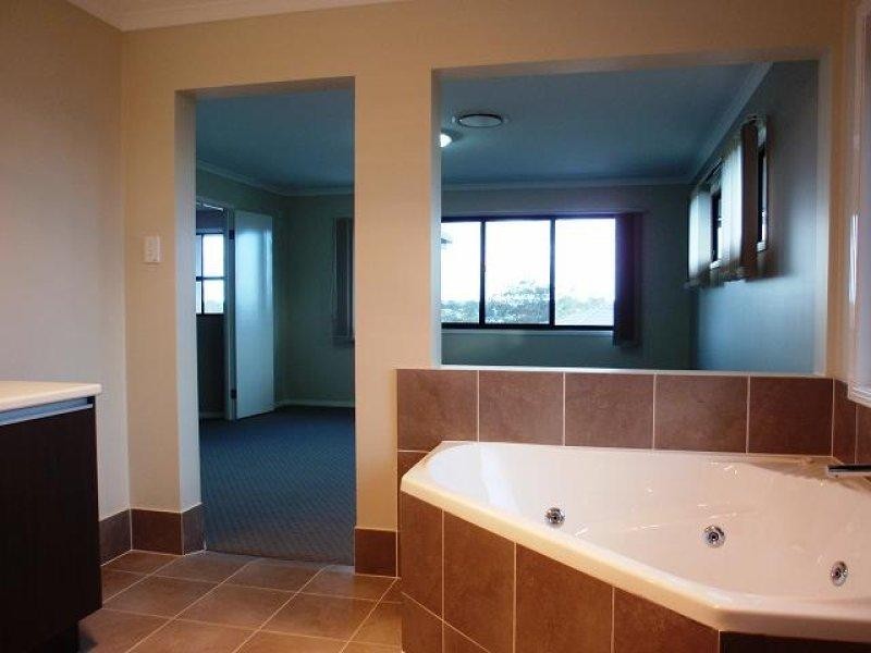 4 Leonardo Place, Eight Mile Plains QLD 4113