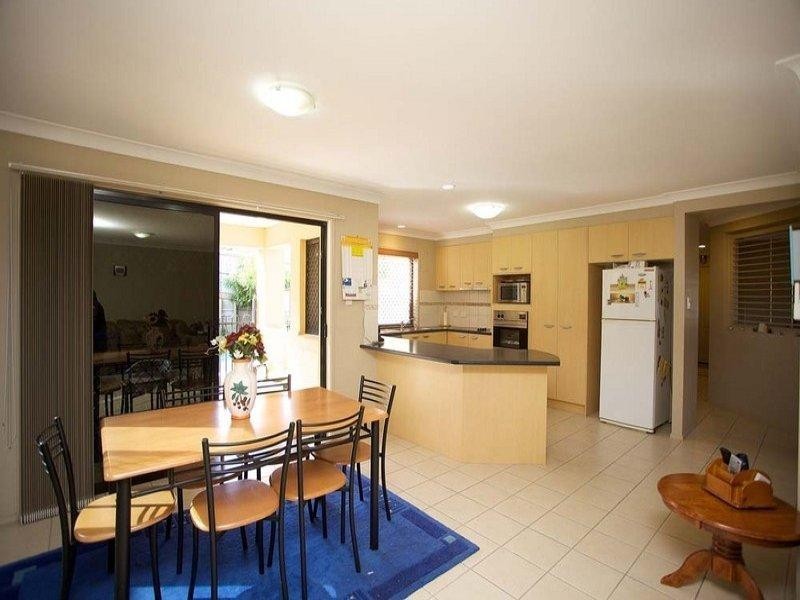 17 O’Connor Crescent, Mansfield QLD 4122