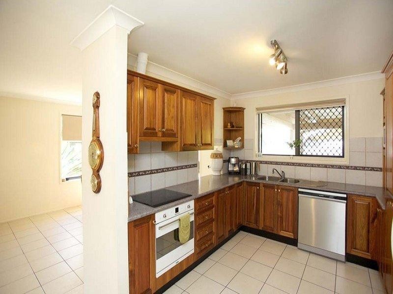 2 Mallett Close, Wishart QLD 4122