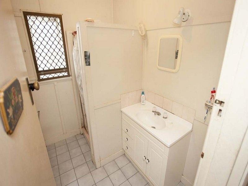 8 Howsan Street, Mount Gravatt East QLD 4122