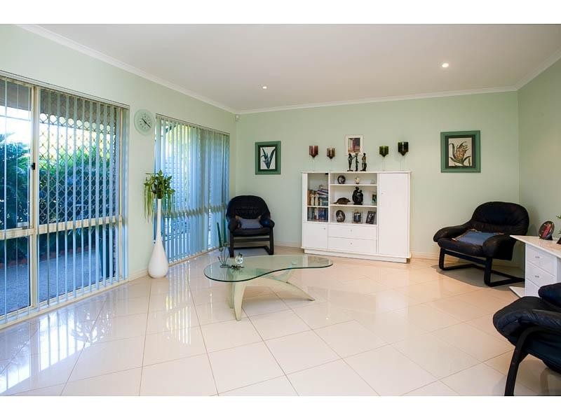 10 Norell Place, Eight Mile Plains QLD 4113