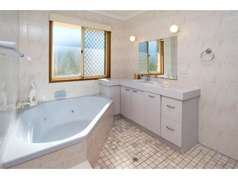 10 Norell Place, Eight Mile Plains QLD 4113