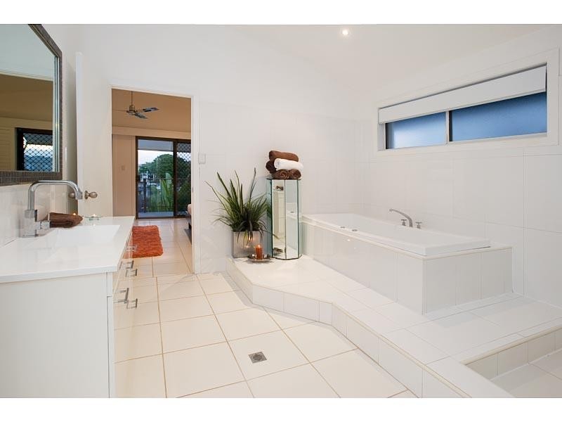 1 Dirk Hartog Place, Hollywell QLD 4216