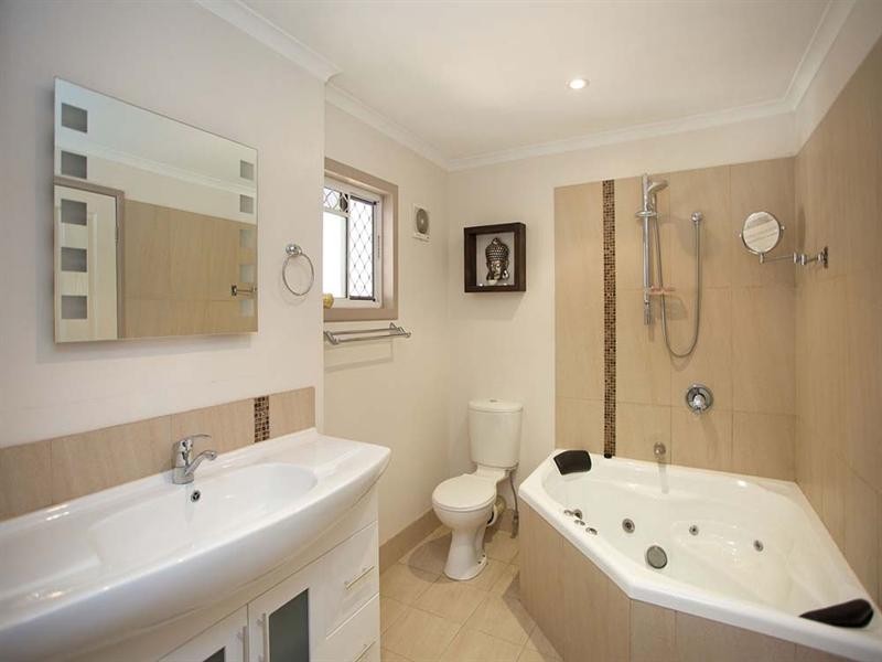 74 Pickworth Street, Upper Mount Gravatt QLD 4122