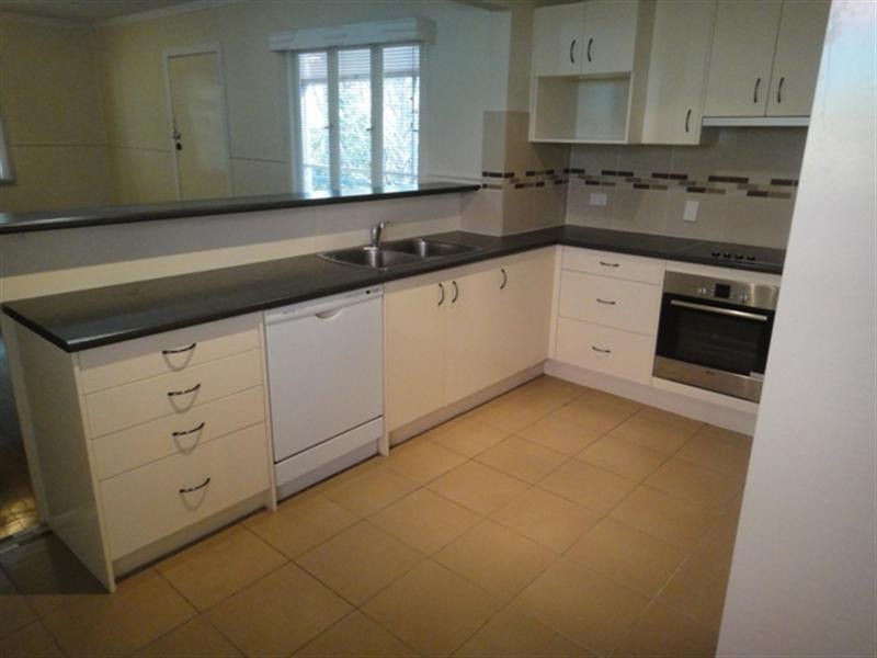 9 Newnham Road, Mount Gravatt East QLD 4122