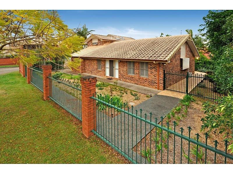 1/70 Delfin Drive, Macgregor QLD 4109