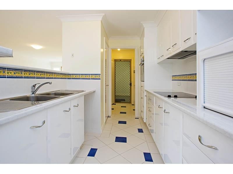 1/70 Delfin Drive, Macgregor QLD 4109