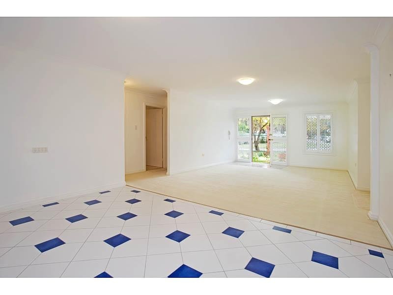 1/70 Delfin Drive, Macgregor QLD 4109