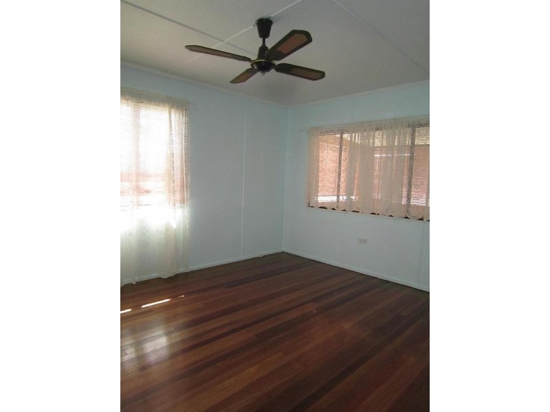 2 Tivela Street, Mansfield QLD 4122