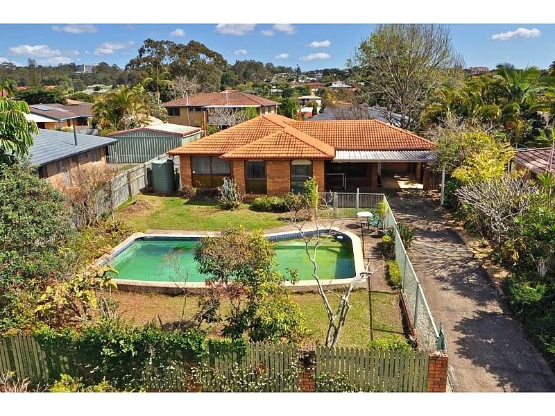 10 Buttercup Street, Mansfield QLD 4122