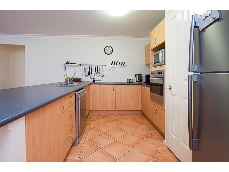 6 Alpena Close, Carindale QLD 4152