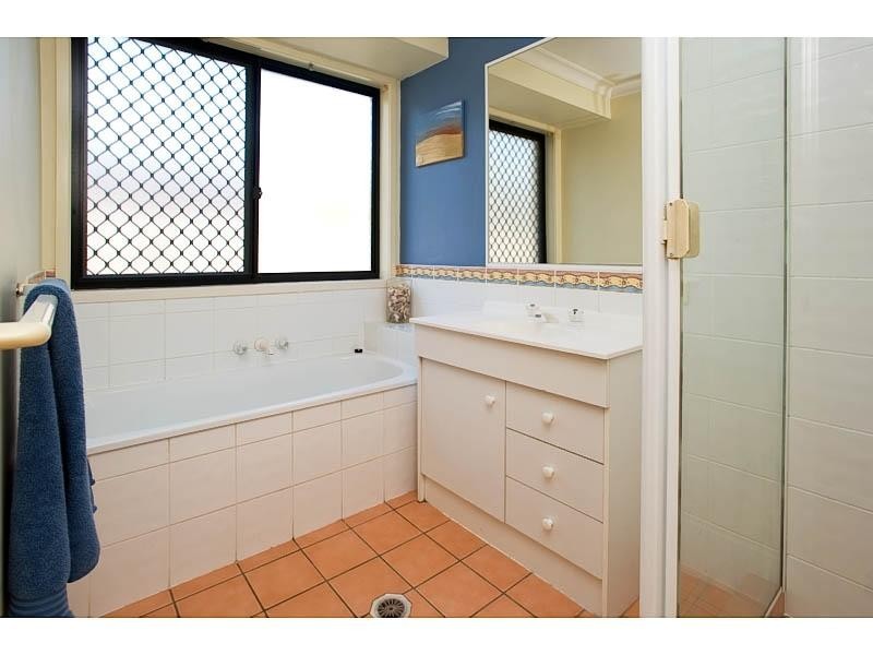 6 Alpena Close, Carindale QLD 4152