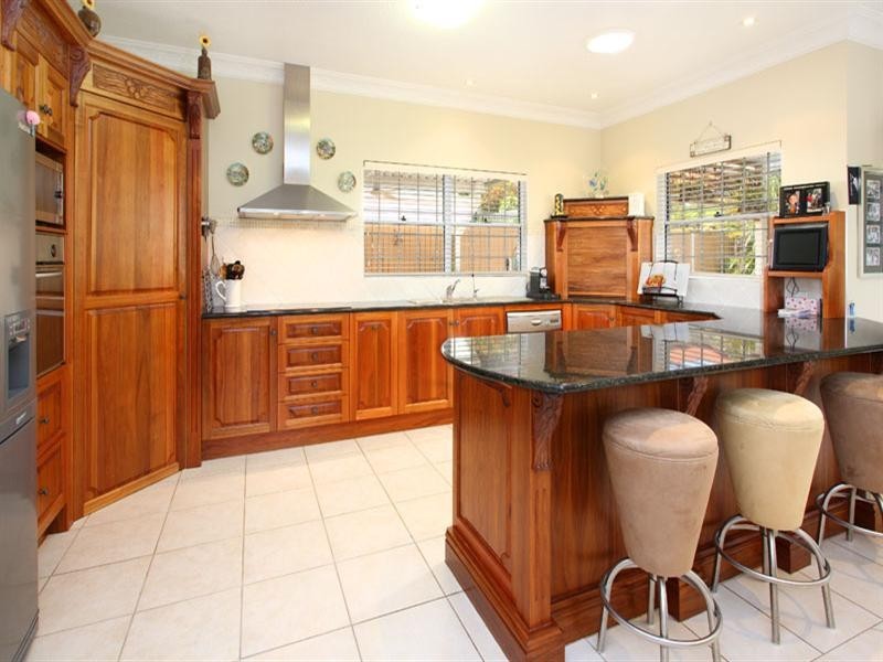 3 Highbury Close, Carindale QLD 4152