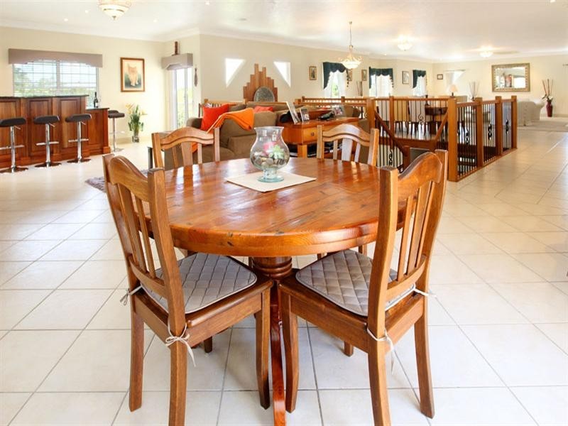 3 Highbury Close, Carindale QLD 4152