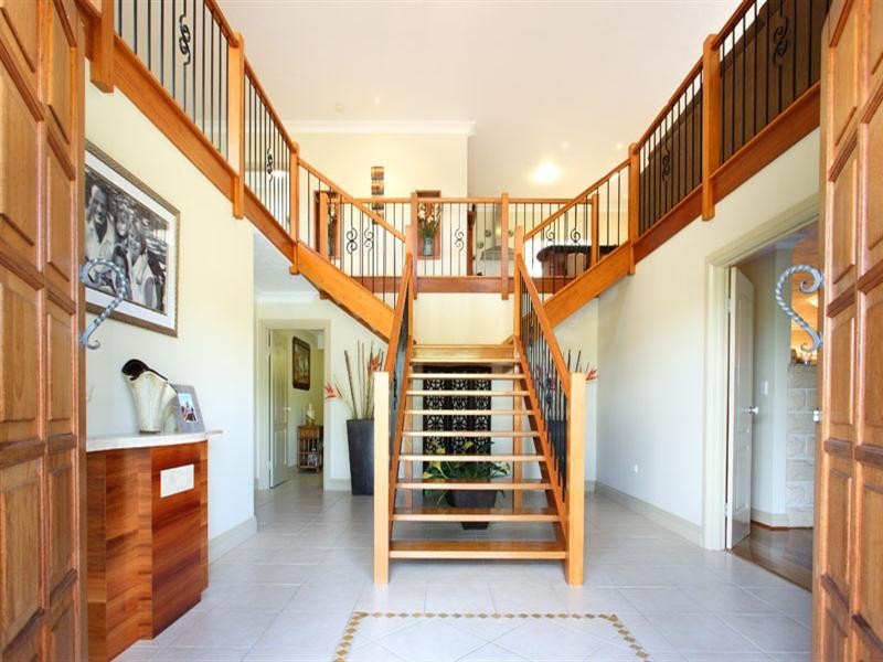 3 Highbury Close, Carindale QLD 4152