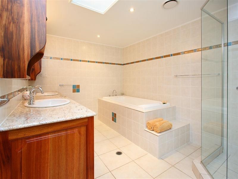 3 Highbury Close, Carindale QLD 4152