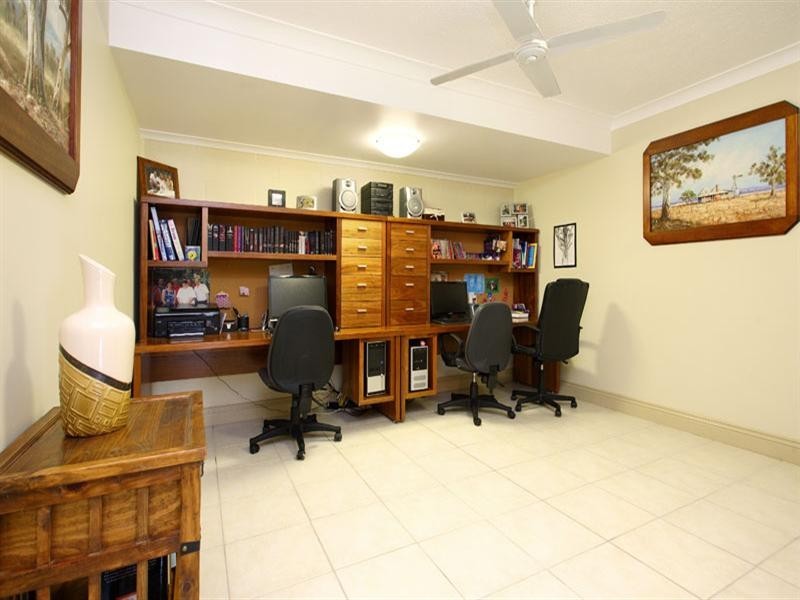 3 Highbury Close, Carindale QLD 4152