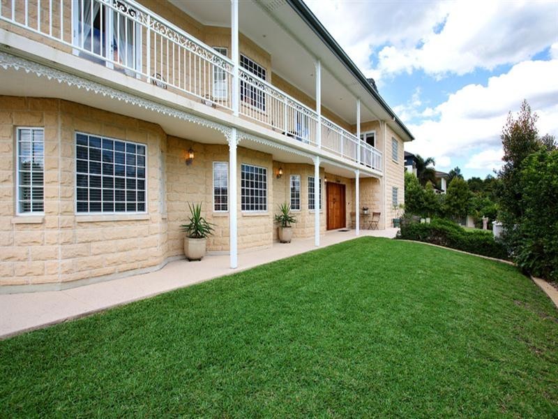 3 Highbury Close, Carindale QLD 4152