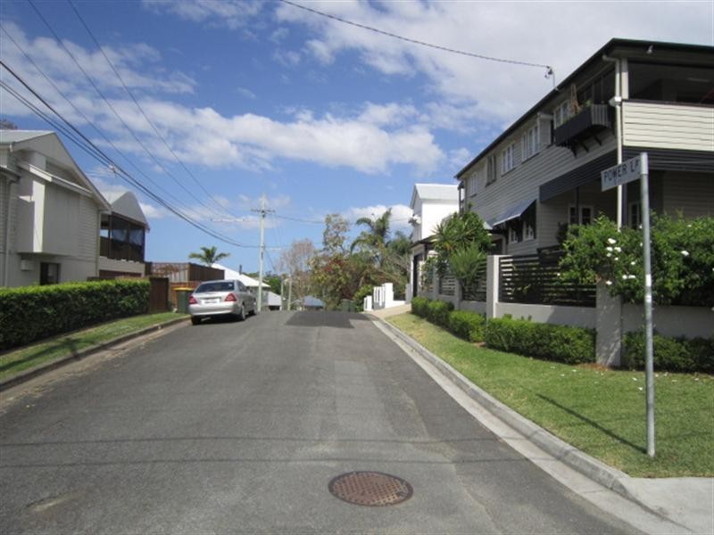 4 Power Lane, Norman Park QLD 4170