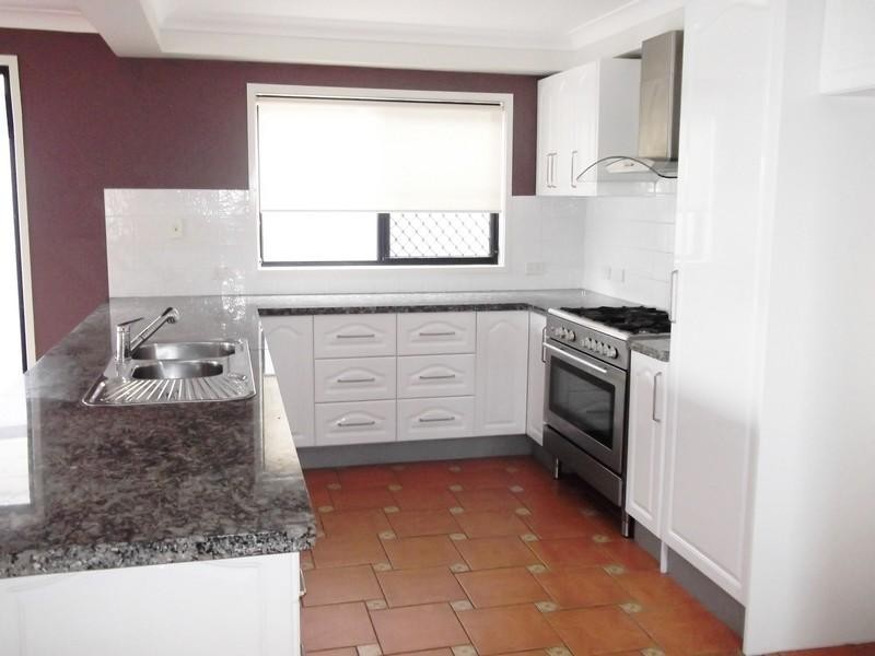 126 Wanda Road, Upper Mount Gravatt QLD 4122