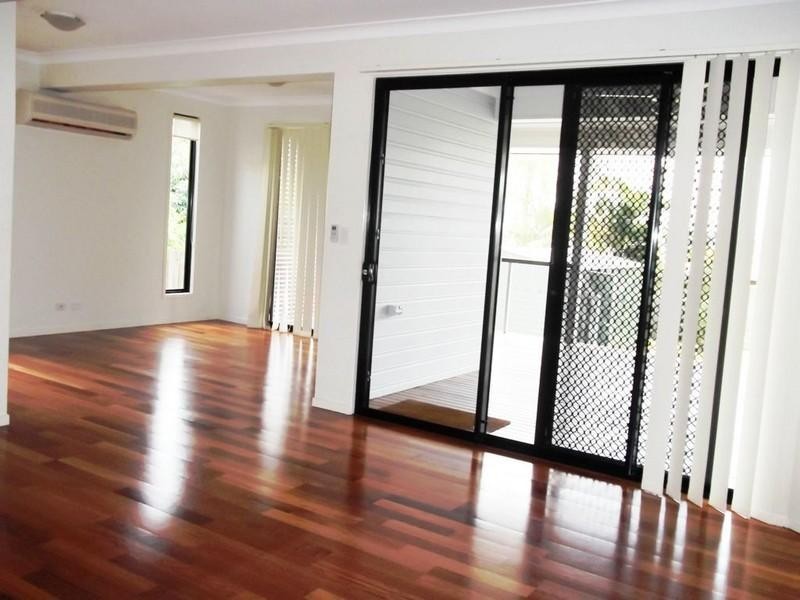 126 Wanda Road, Upper Mount Gravatt QLD 4122