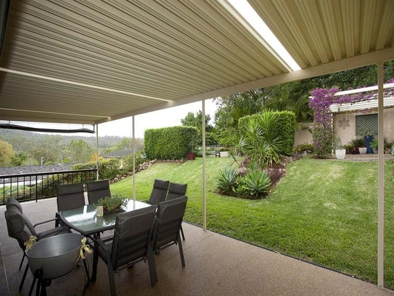 16 Flynn Street, Holland Park West QLD 4121