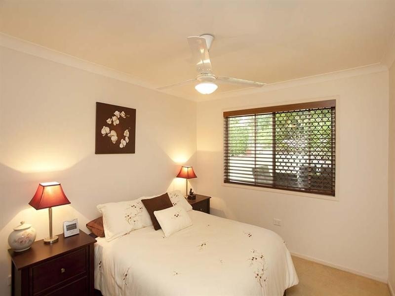 16 Flynn Street, Holland Park West QLD 4121