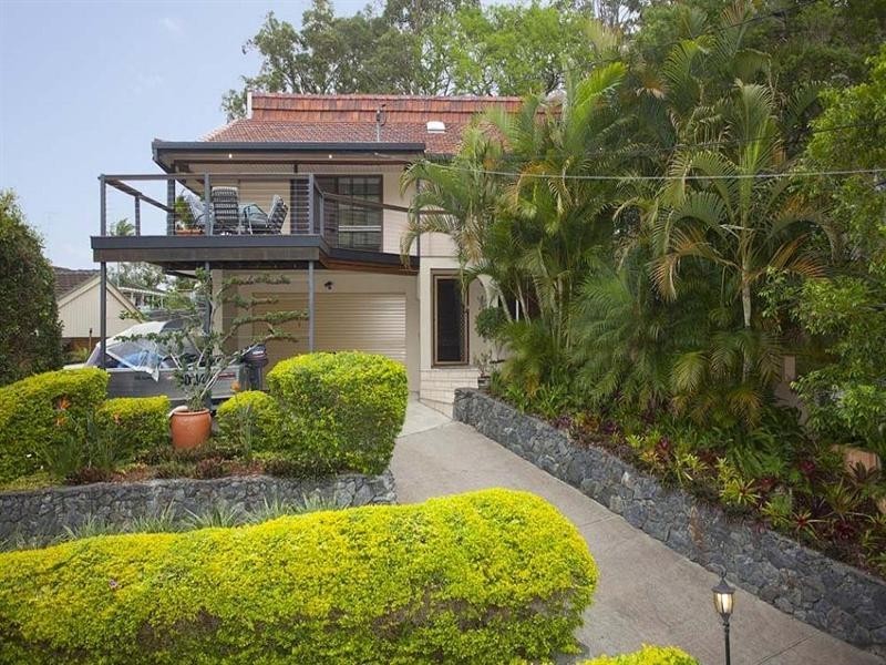 16 Flynn Street, Holland Park West QLD 4121