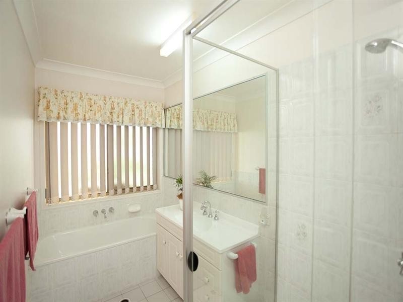 1A Mindona Street, Wishart QLD 4122