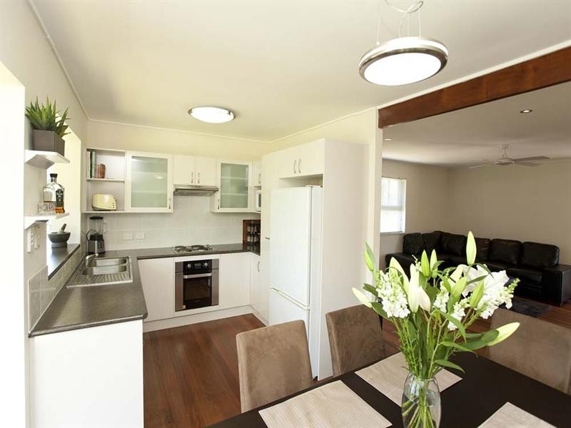 194 Broadwater Road, Mansfield QLD 4122