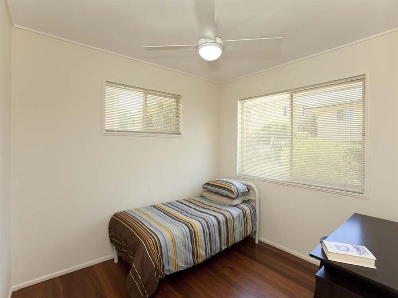 194 Broadwater Road, Mansfield QLD 4122