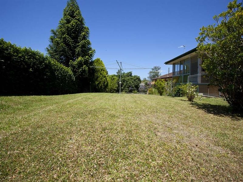 194 Broadwater Road, Mansfield QLD 4122