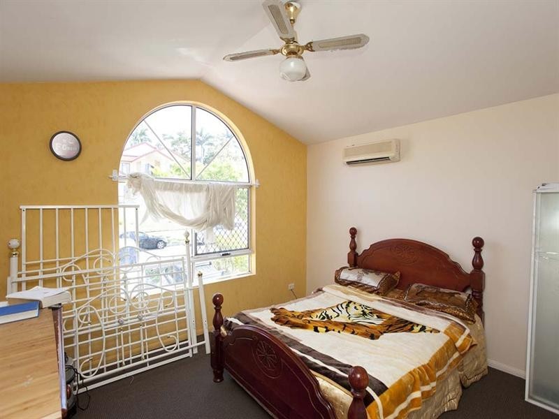 4 Marianna Street, Mansfield QLD 4122