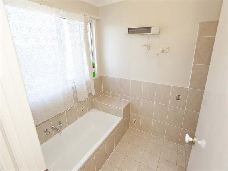 4 Marianna Street, Mansfield QLD 4122