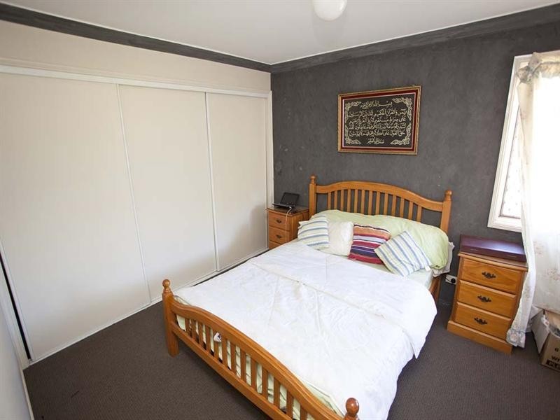 4 Marianna Street, Mansfield QLD 4122