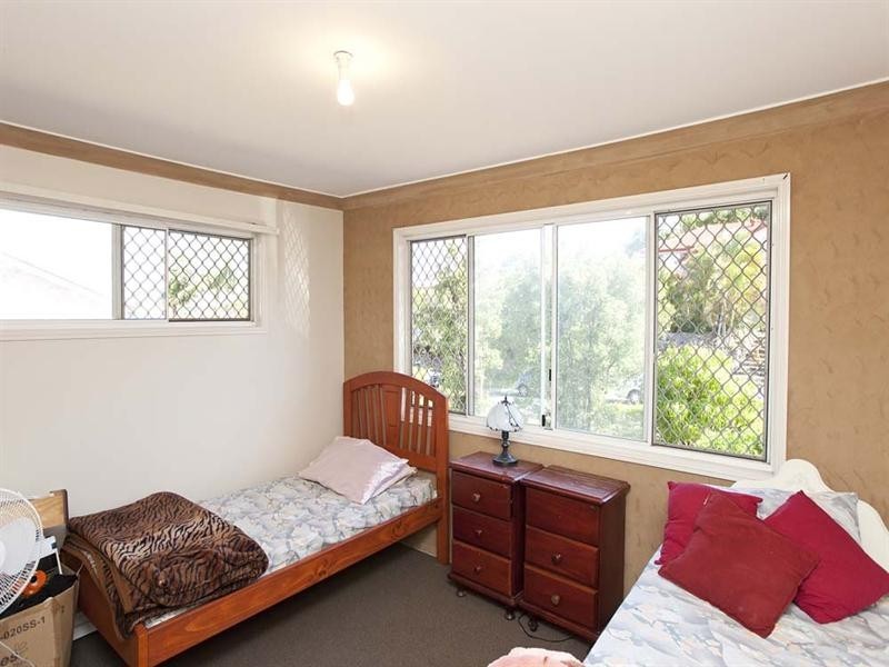 4 Marianna Street, Mansfield QLD 4122