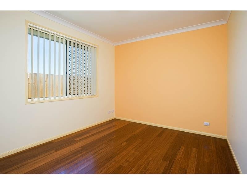 14 Denver Grove, Regents Park QLD 4118